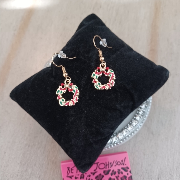 Gold & Red Holiday Christmas Wreath Dangle Drop Earrings - Picture 4 of 7